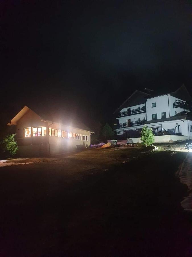 La Rocca Hotell Fundata Exteriör bild