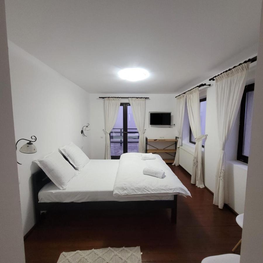 La Rocca Hotell Fundata Exteriör bild