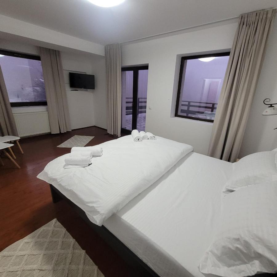 La Rocca Hotell Fundata Exteriör bild